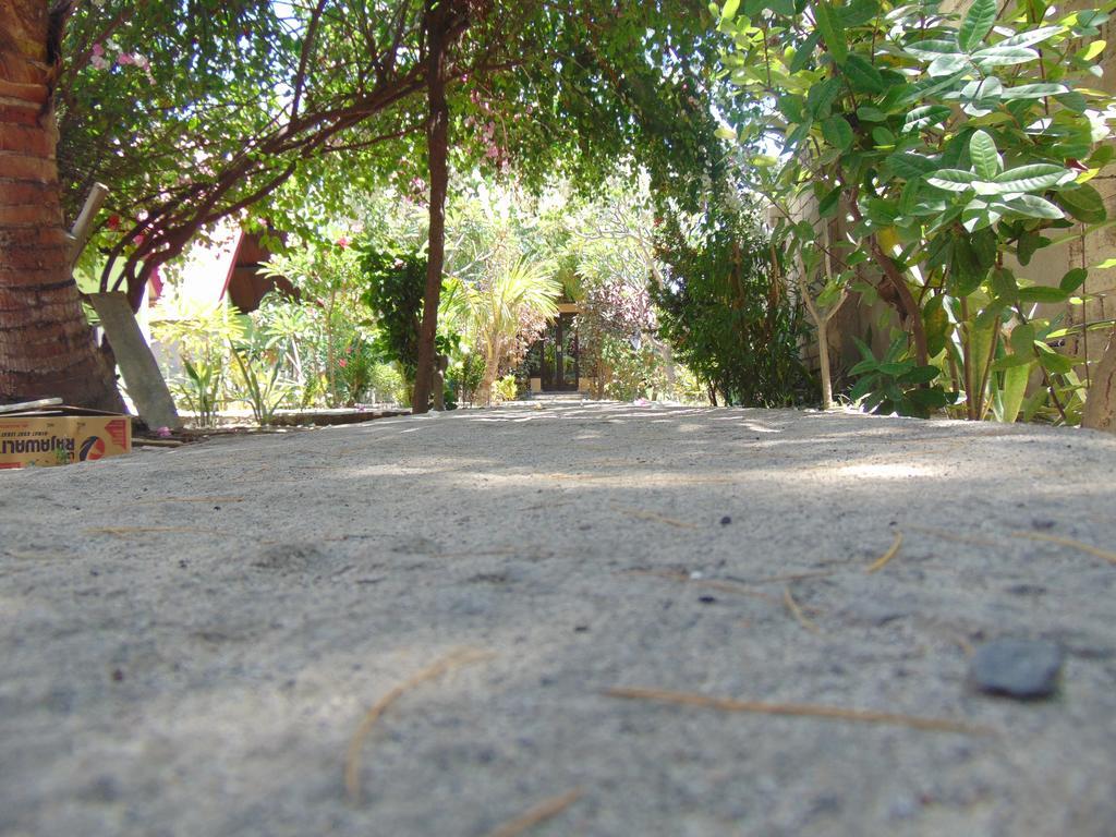 Brother Bungalow Gili Trawangan Exterior photo